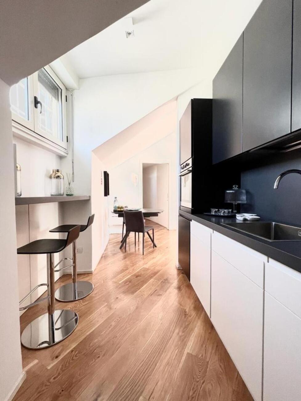 Comecasa Attic 5 Min Walk From Duomo Apartment Milan