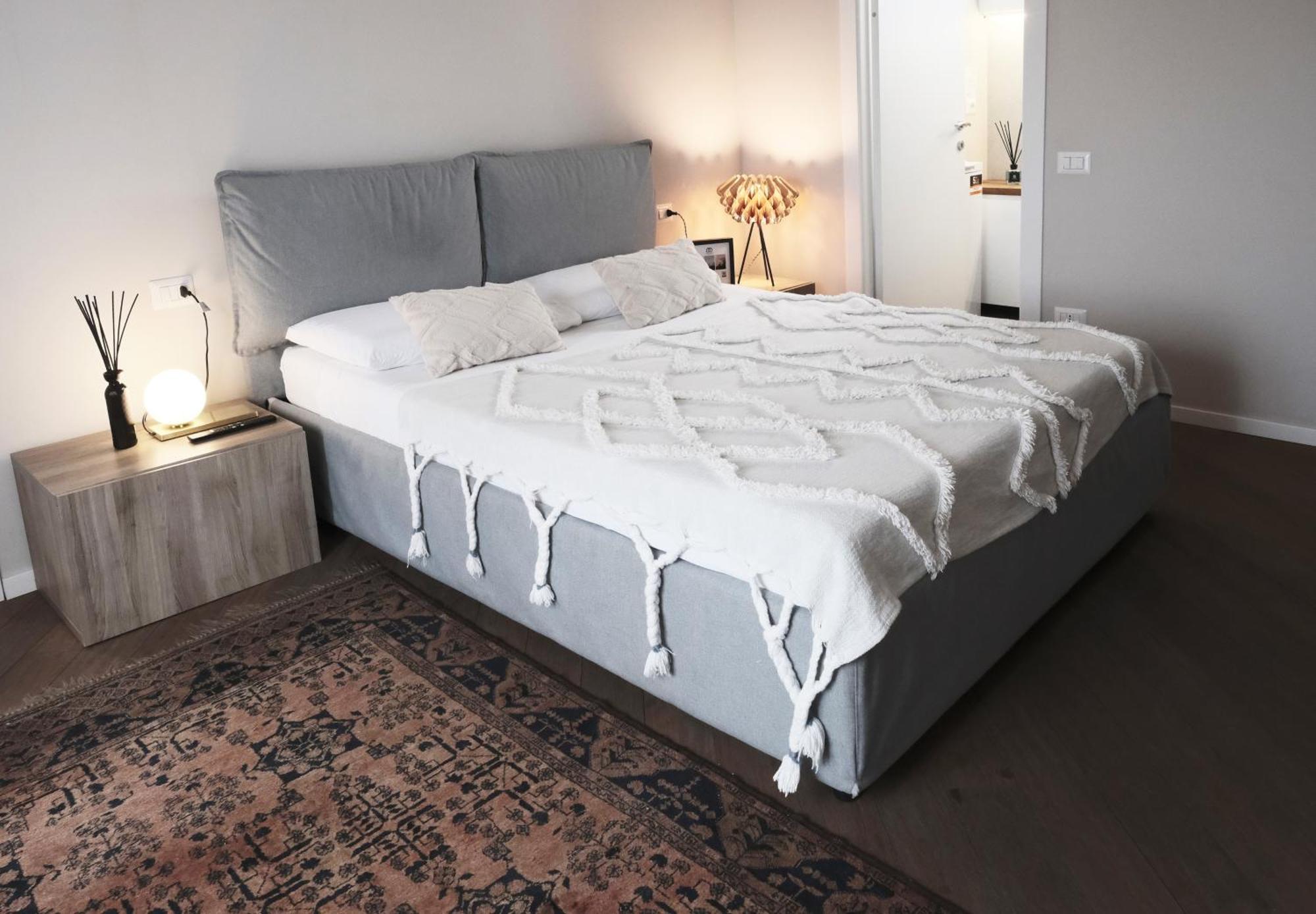 Comecasa Attic 5 Min Walk From Duomo Apartment *